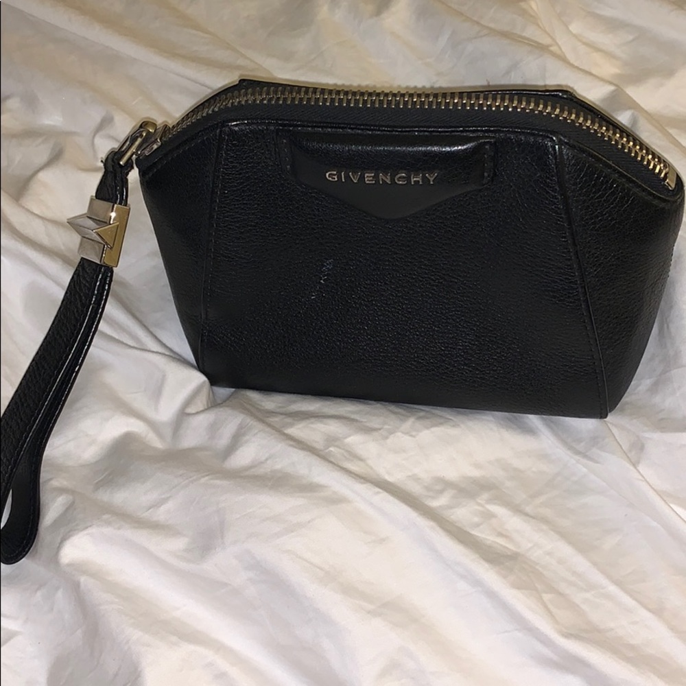 Givenchy Antigona wristlet